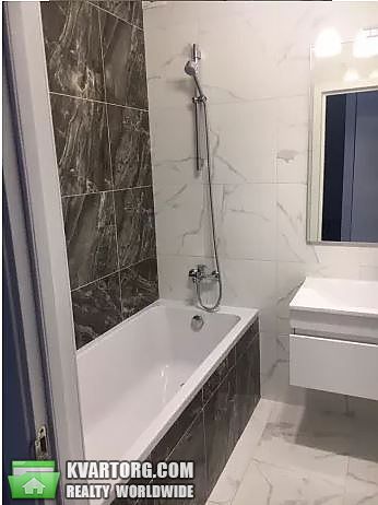 Rent out 2-room apartment. Киев,  Львовская — photo 1