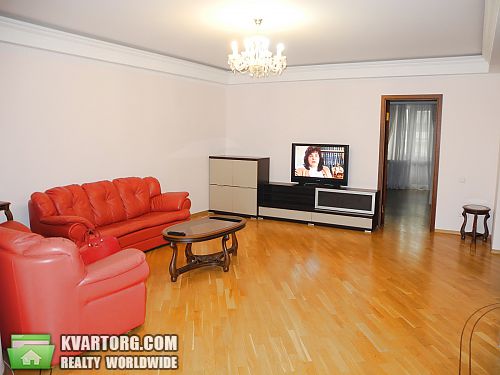 Rent out 3-room apartment. Киев, ул. Старонаводницкая — photo 1