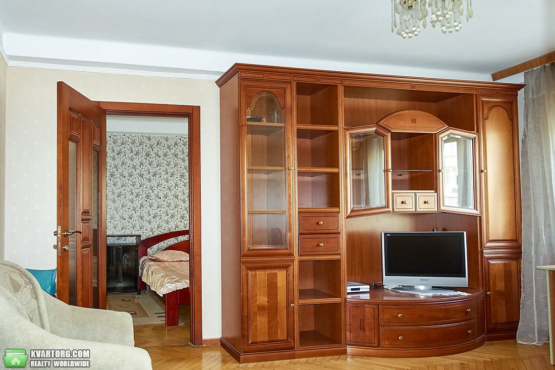 Rent out 2-room apartment. Киев,  Леси Украинки бул — photo 2