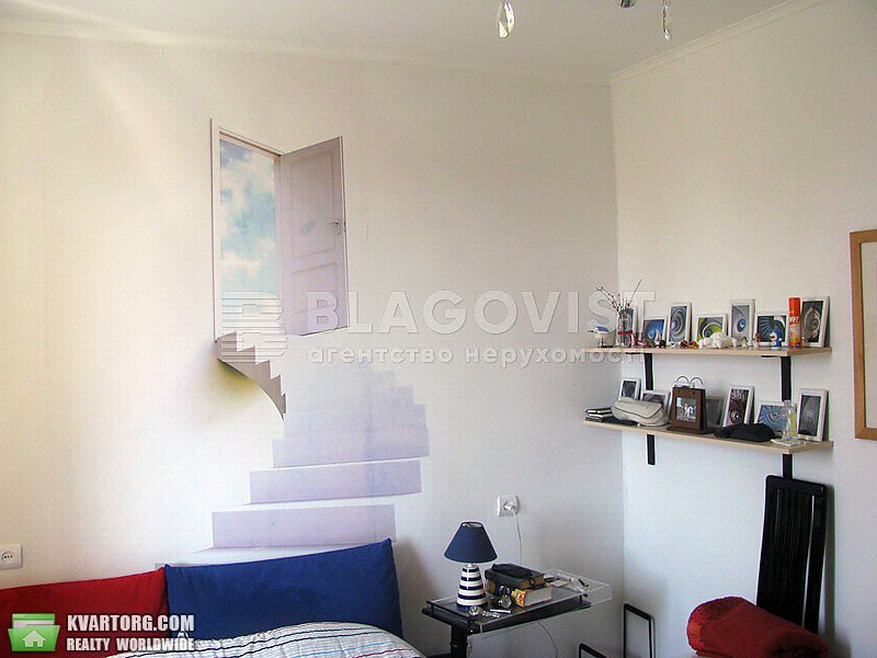 Sell 2-room apartment. Киев,  Старонаводницкая — photo 2