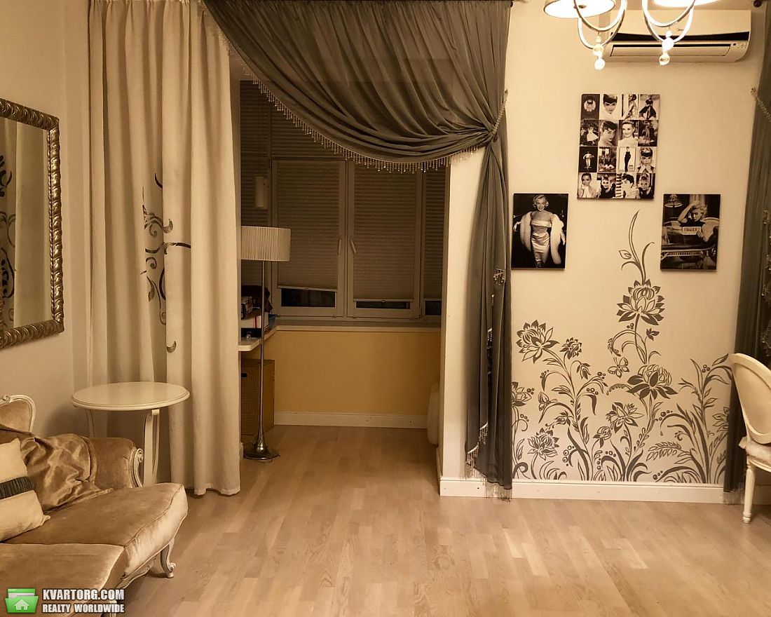 Rent out 2-room apartment. Киев,  Тарасовская — photo 2