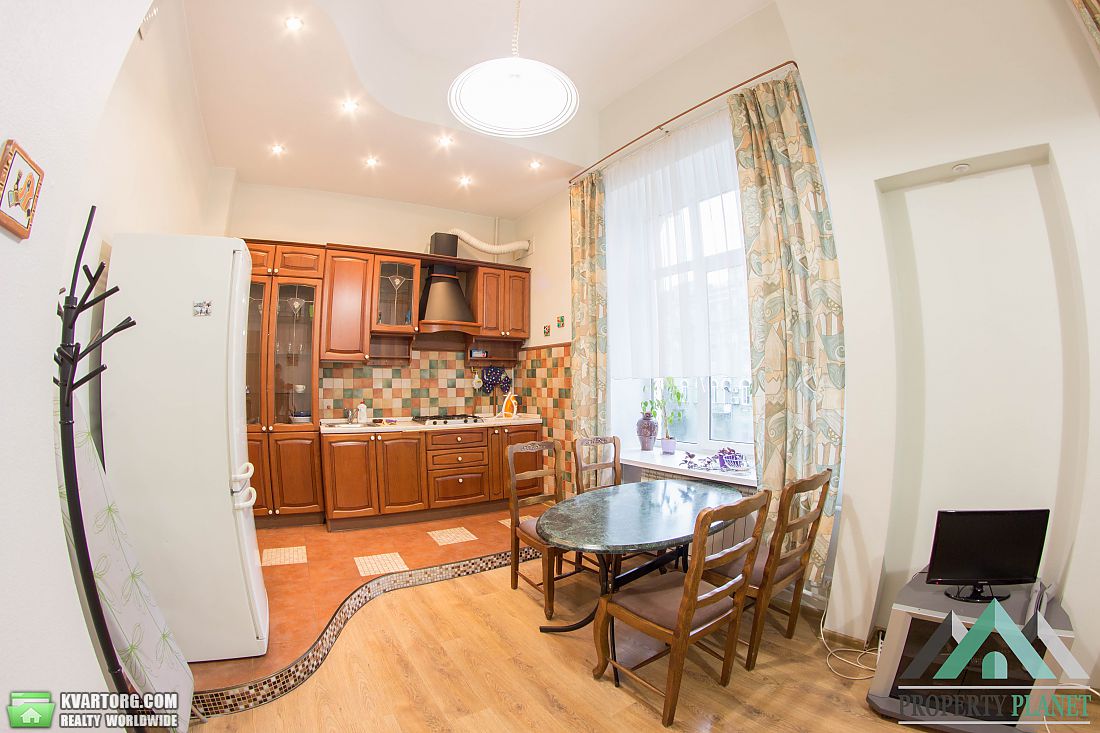 Rent out 2-room apartment. Киев,  Стрелецкая — photo 2