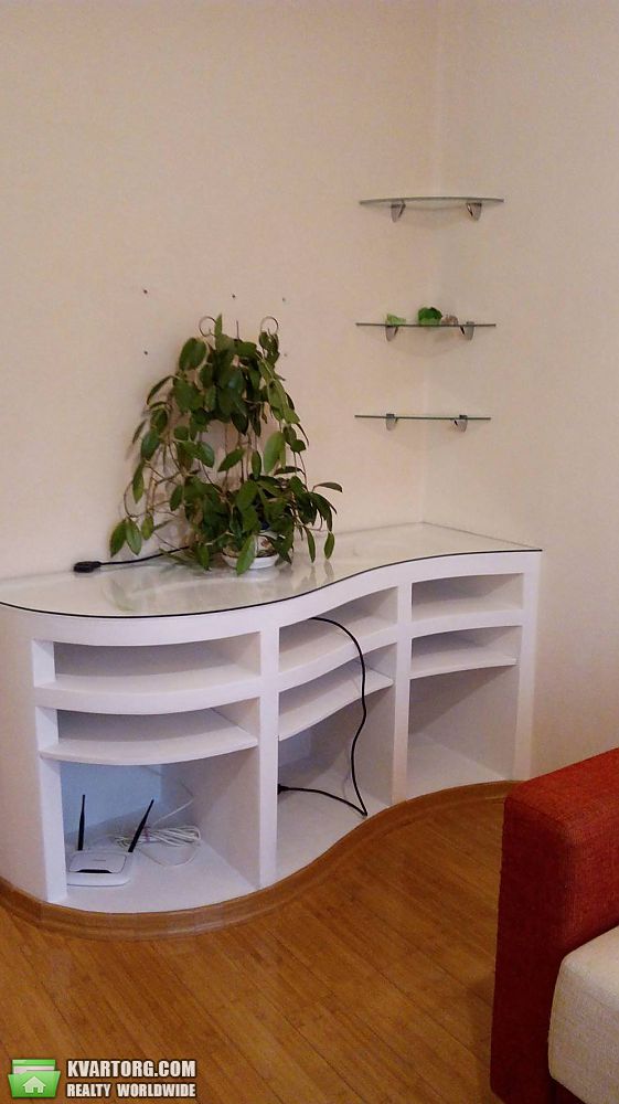 Rent out 2-room apartment. Киев, Каштановая — photo 8
