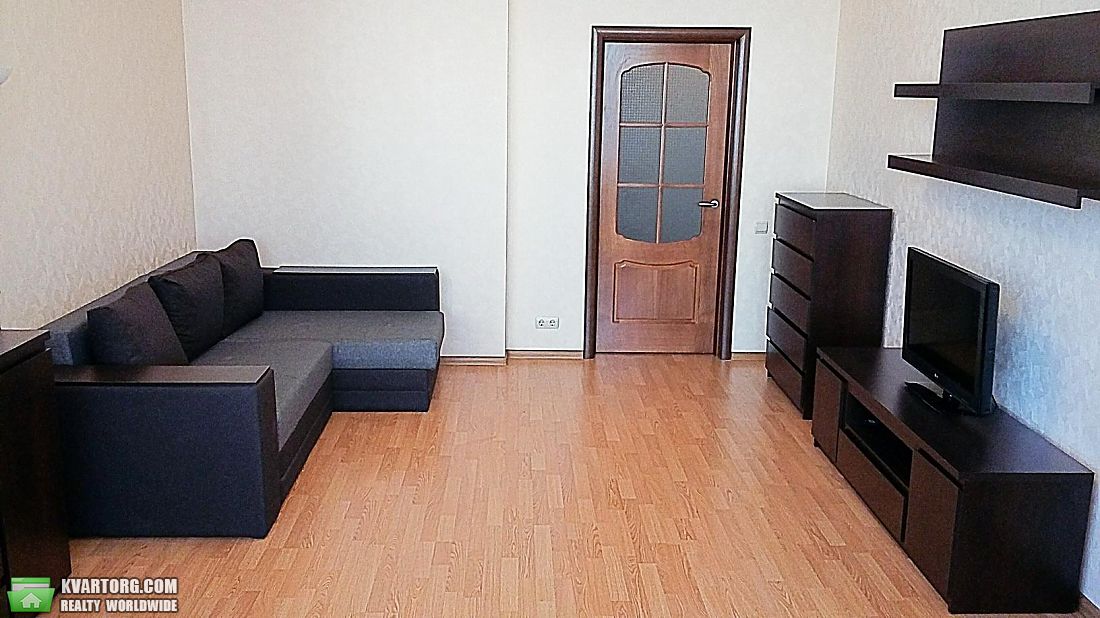 Rent out 1-room apartment. Киев,  Танковая — photo 1