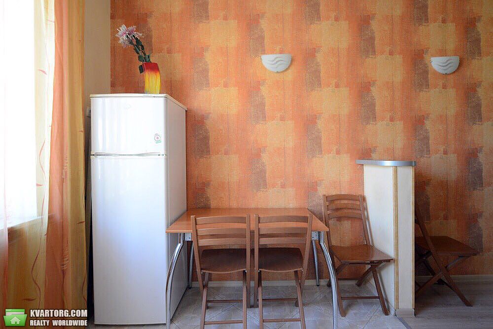 Rent out 2-room apartment. Киев, Бассейная — photo 6
