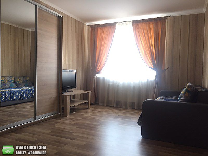 Rent out 2-room apartment. Киев, Боголюбова — photo 3