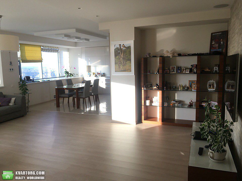 Rent out 3-room apartment. Днепропетровск, жк Башни — photo 2