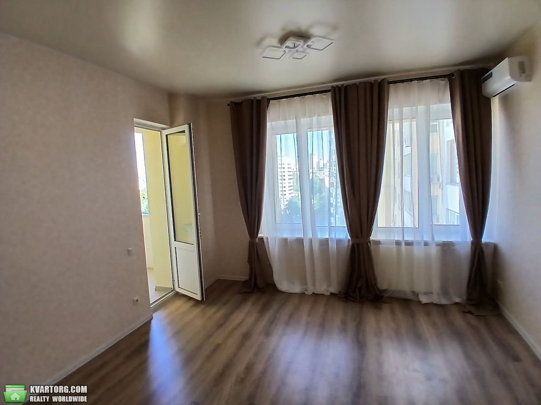 Rent out 2-room apartment. Киев, Андрія Верхогляда — photo 3