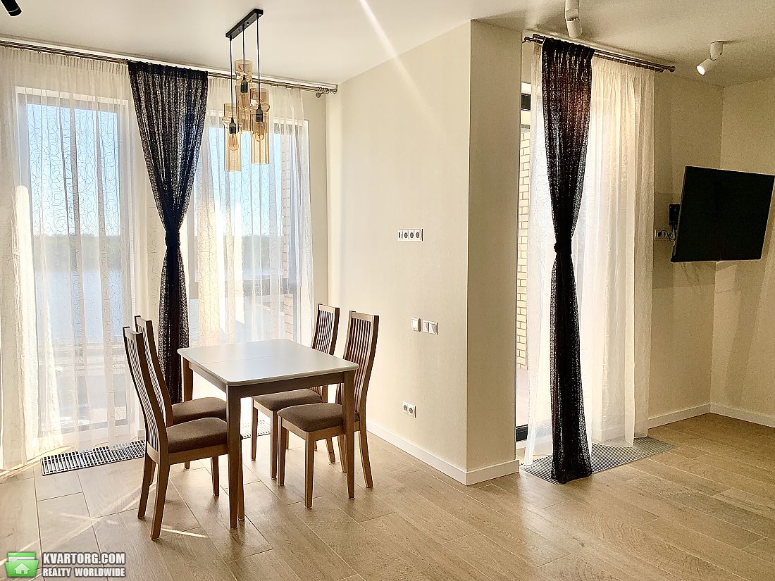 Rent out 2-room apartment. Киев, Набережно-Рибальська — photo 3