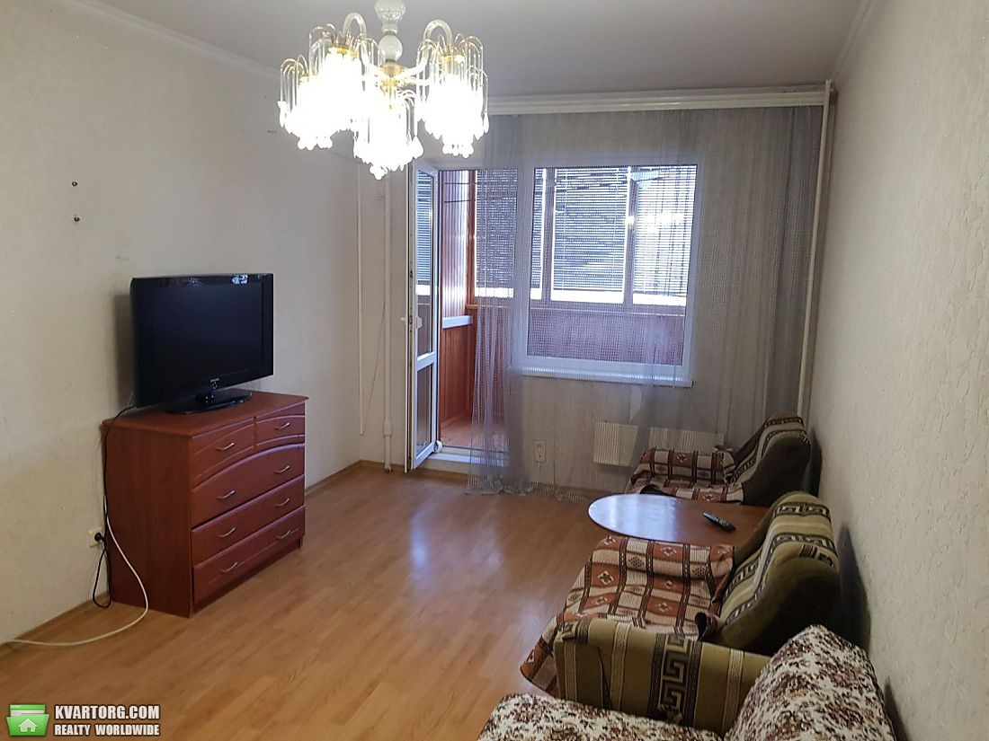 Rent out 3-room apartment. Киев,  Заболотного — photo 1