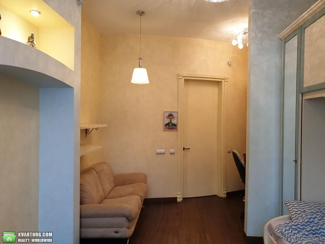 Rent out 4-room apartment. Киев,  Ковпака — photo 2