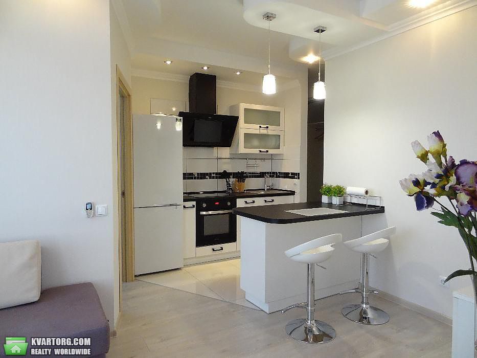 Rent out 2-room apartment. Киев,  Бажана — photo 6
