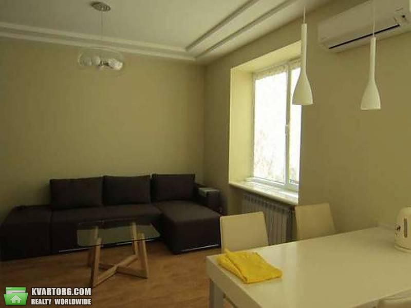 Rent out 2-room apartment. Киев,  Институтская — photo 4