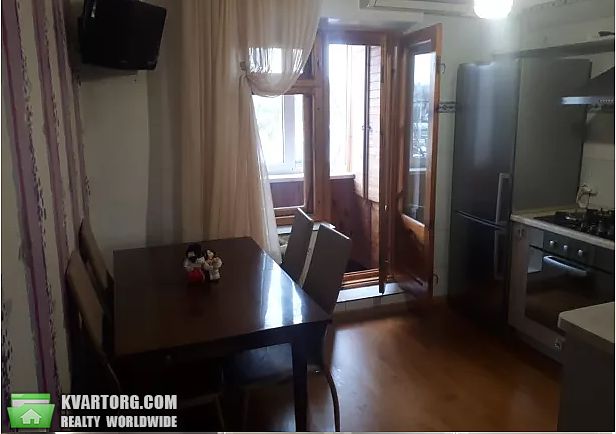 Rent out 2-room apartment. Киев,  Богатырская — photo 1