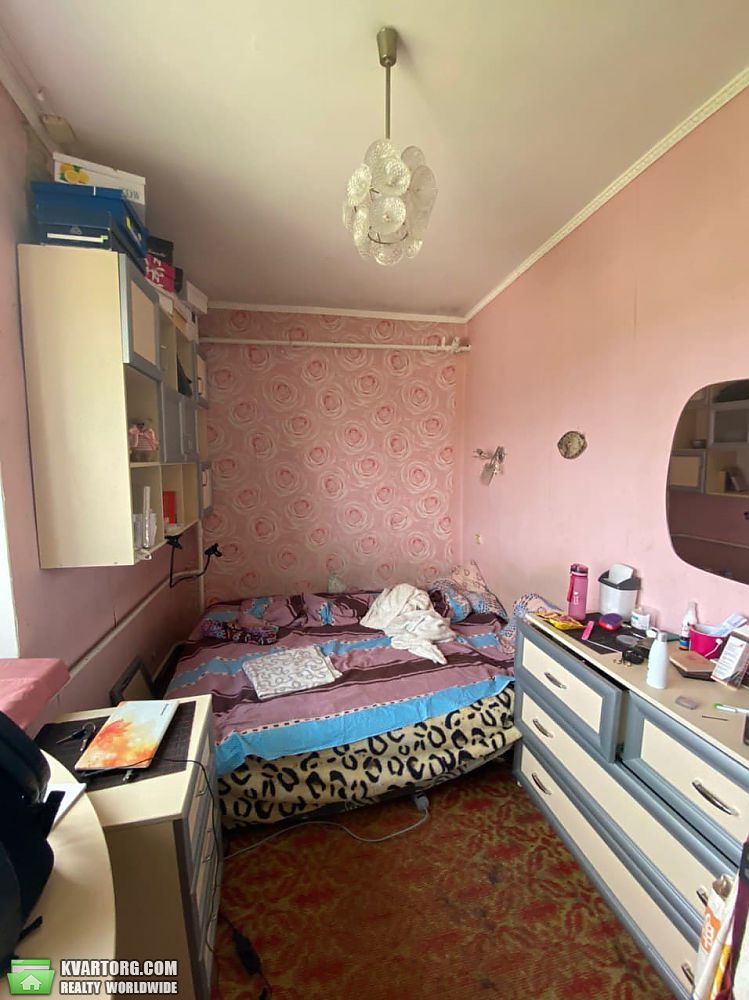 Sell 2-room apartment. Чернигов,  Шевченко пл — photo 2