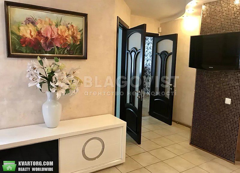 Rent out 2-room apartment. Киев,  Кловский спуск — photo 3