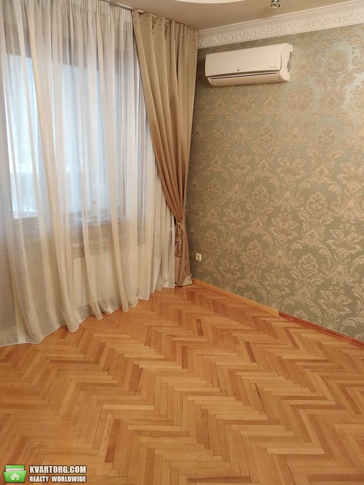 Rent out 3-room apartment. Киев,  Градинская — photo 8