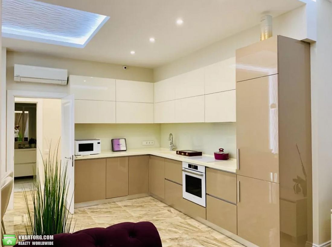 Rent out 3-room apartment. Киев,  Драгомирова — photo 1