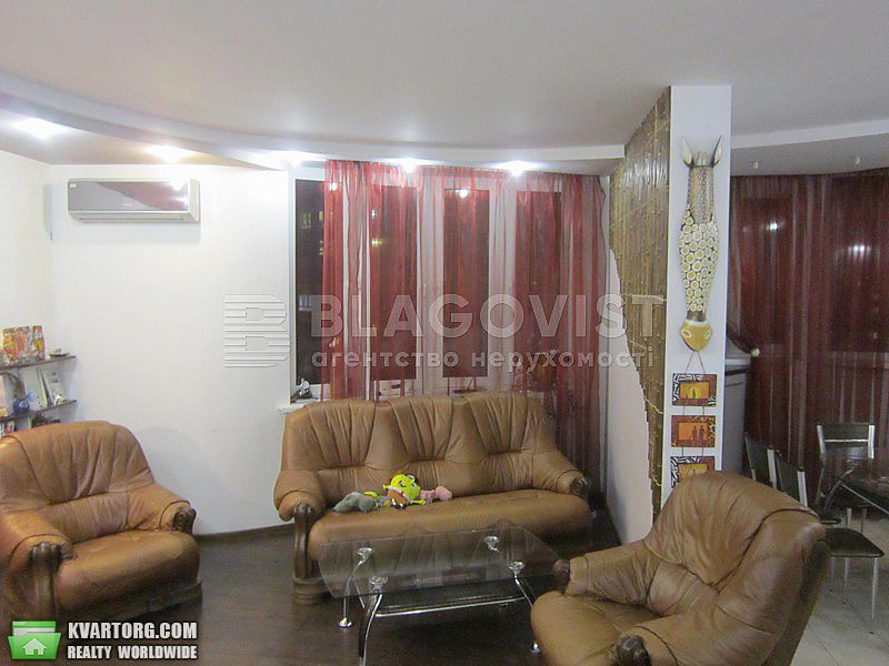Sell 3-room apartment. Киев,  Урловская — photo 1