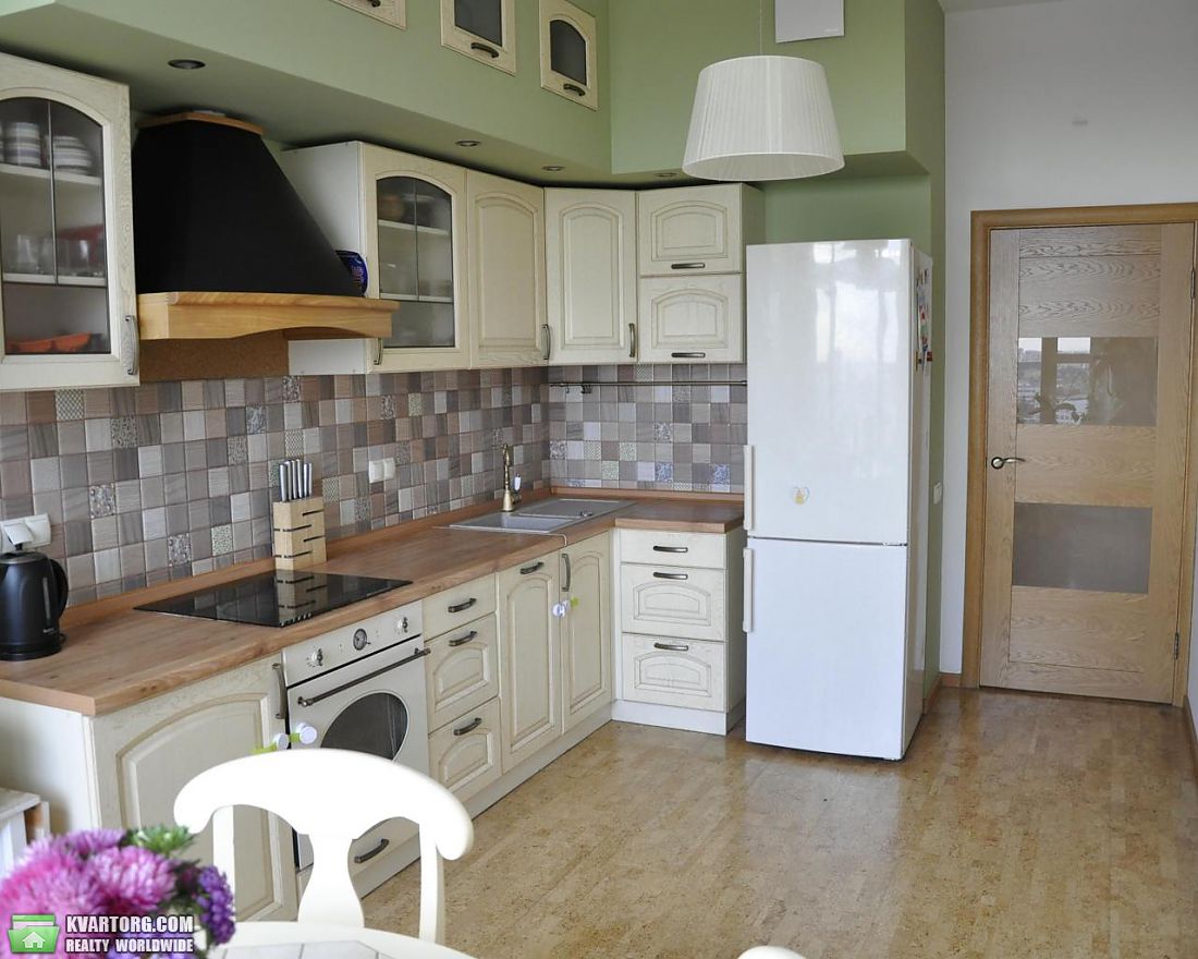 Rent out 3-room apartment. Киев,  Шамрыло — photo 1