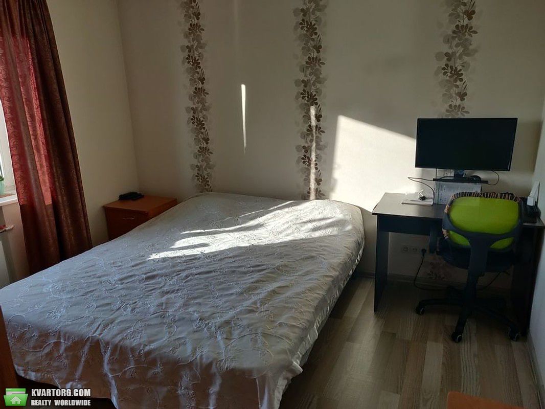 Sell 3-room apartment. Киев,  Бажана — photo 1