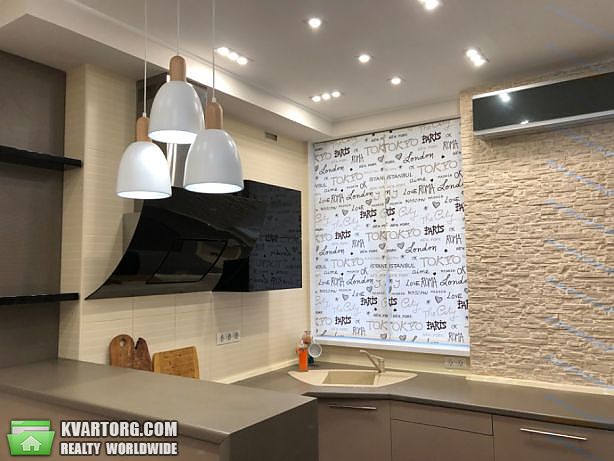 Rent out 1-room apartment. Киев,  Жилянская — photo 2