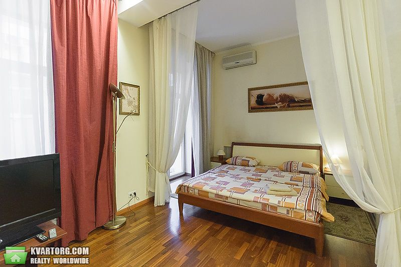 Rent out 1-room apartment. Киев,  Малая Житомирская — photo 1