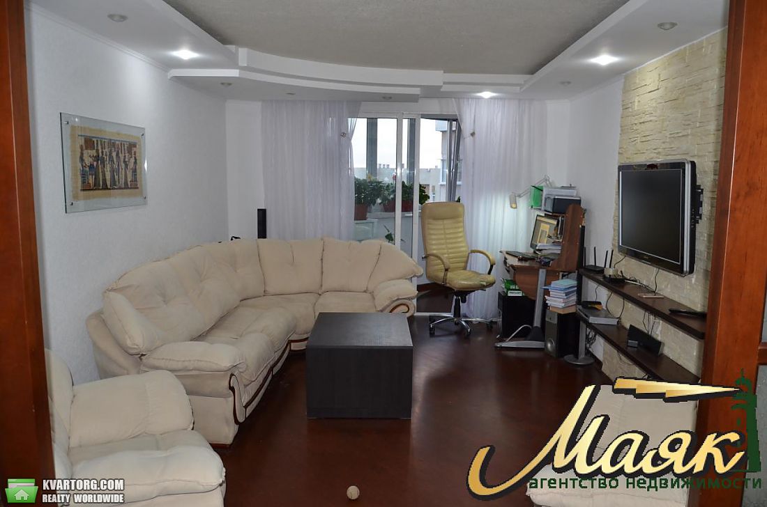 Sell 4-room apartment. Киев, Святошинская площадь — photo 4