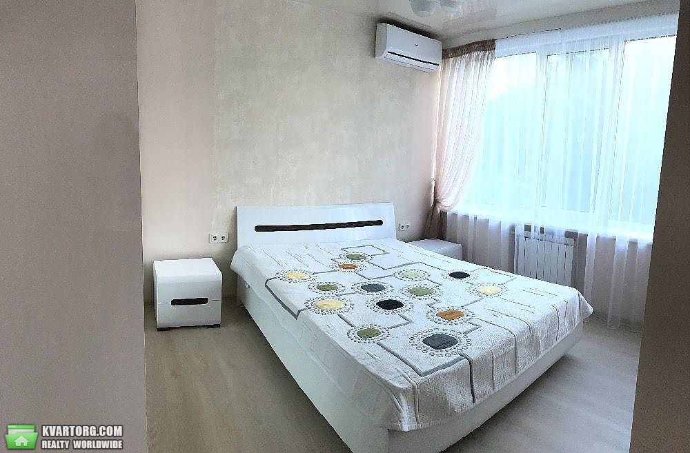 Rent out 2-room apartment. Киев,  Богдана Хмельницкого — photo 3