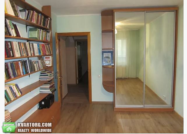 Rent out 3-room apartment. Киев,  Бажана — photo 3