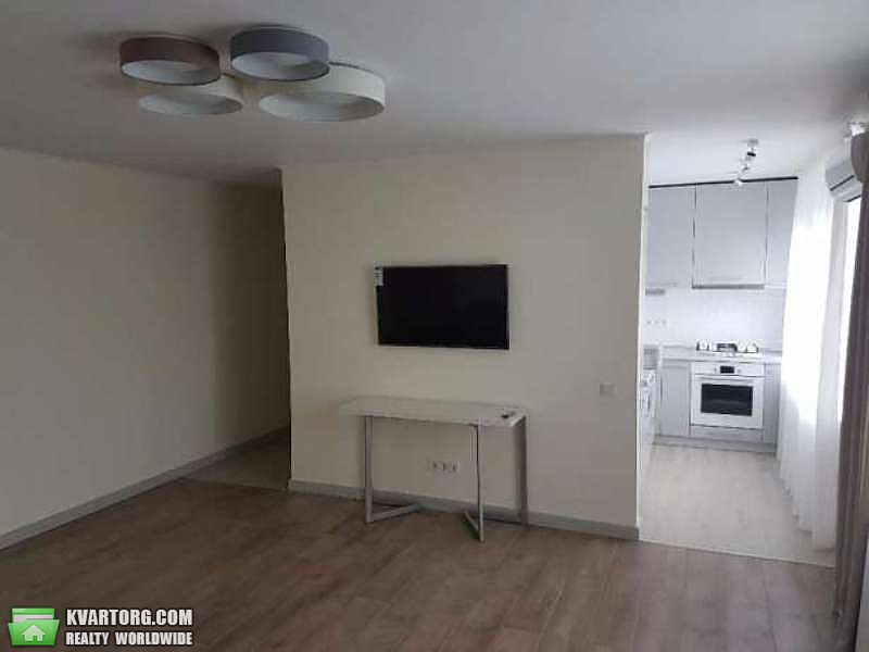 Rent out 3-room apartment. Киев, Лаврская — photo 1