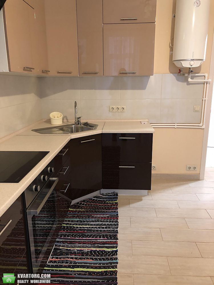 Rent out 2-room apartment. Киев, Малевича Казимира — photo 2