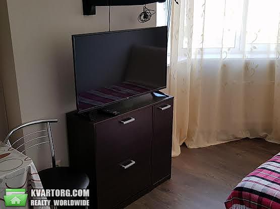 Rent out 2-room apartment. Киев,  Большая Китаевская — photo 1