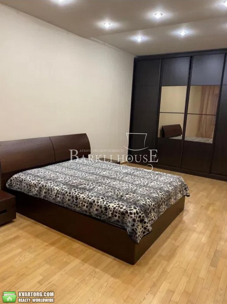 Rent out 2-room apartment. Киев,  Черновола — photo 5