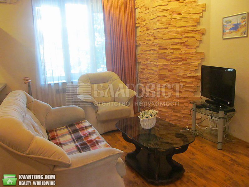Rent out 2-room apartment. Киев,  Госпитальный пер — photo 1