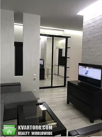 Rent out 2-room apartment. Киев,  Жилянская — photo 2