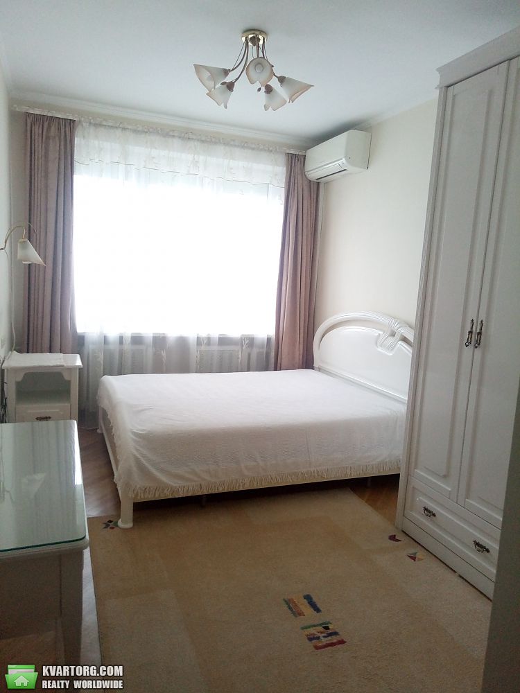 Rent out 3-room apartment. Киев,  Суворова — photo 9