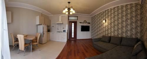 Rent out 2-room apartment. Одесса, Французкий бульвар — photo 3
