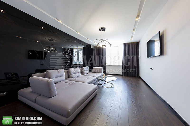 Rent out 2-room apartment. Киев,  Саксаганского — photo 1