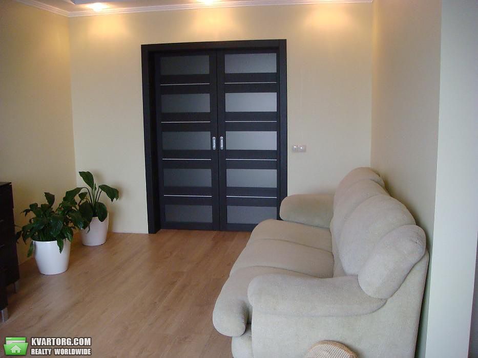Rent out 3-room apartment. Киев,  Львовская — photo 2