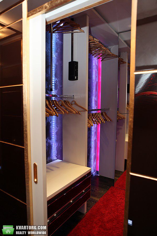 Sell 3-room apartment. Киев,  Драгомирова — photo 8