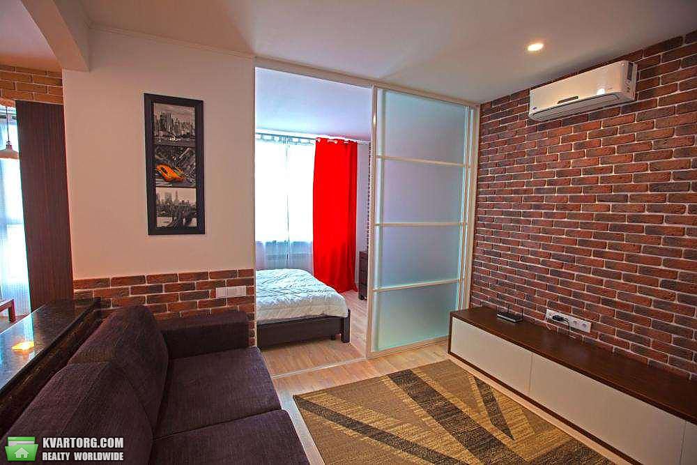 Rent out 2-room apartment. Киев,  Островского — photo 3
