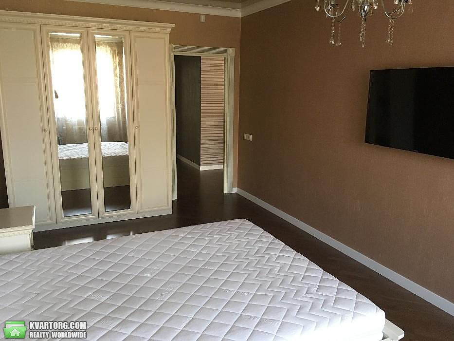 Rent out 3-room apartment. Киев,  Полтавская — photo 4
