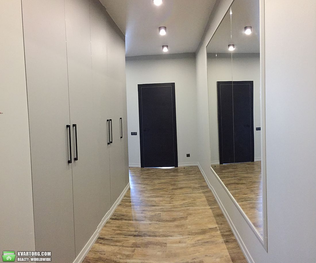 Rent out 2-room apartment. Киев, Джона Маккейна — photo 9
