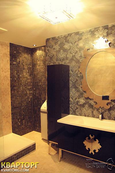 Sell 5-room apartment. Киев,  Драгомирова — photo 10