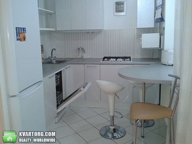 Rent out 3-room apartment. Киев,  Ольжича — photo 8