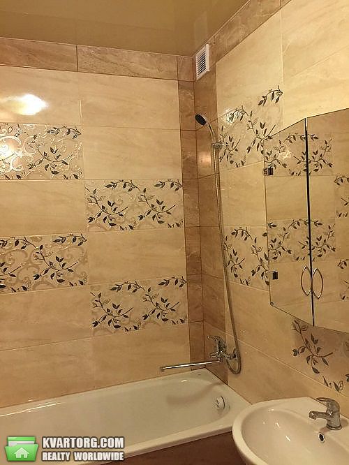 Rent out 2-room apartment. Киев,  Чавдар — photo 9
