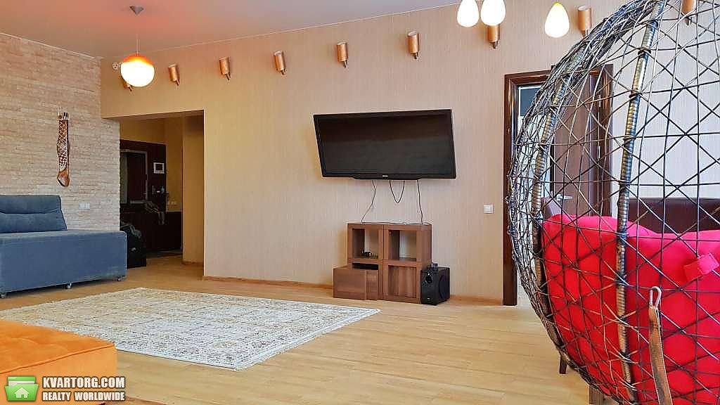 Rent out 3-room apartment. Киев,  Шамрыло — photo 3