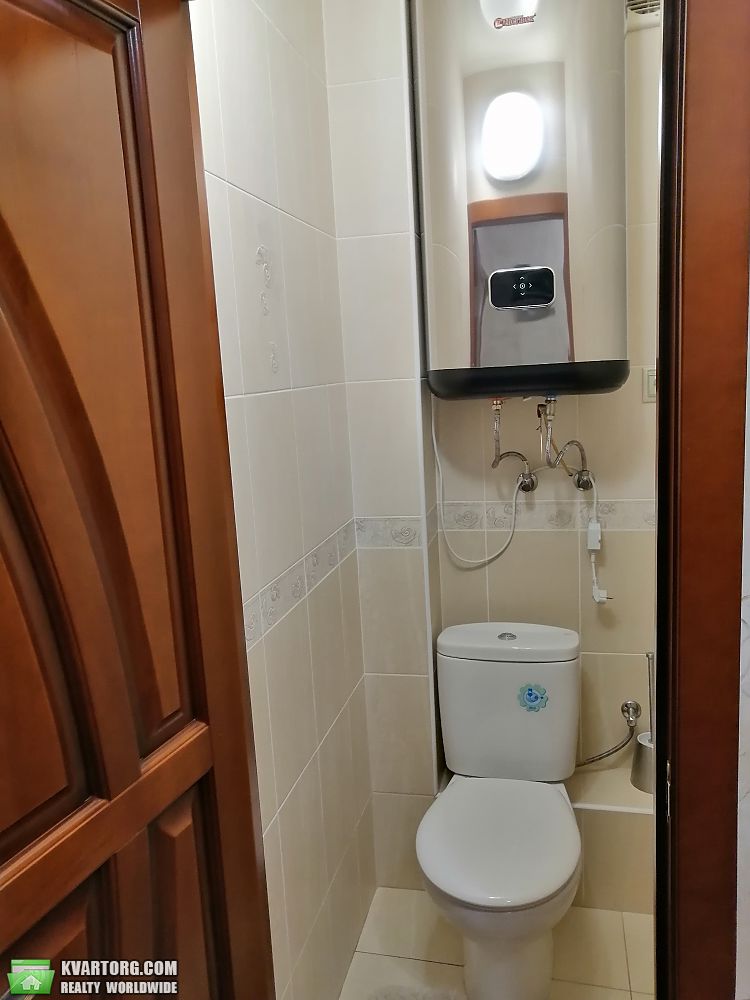 Rent out 3-room apartment. Киев,  Харьковское шоссе — photo 10