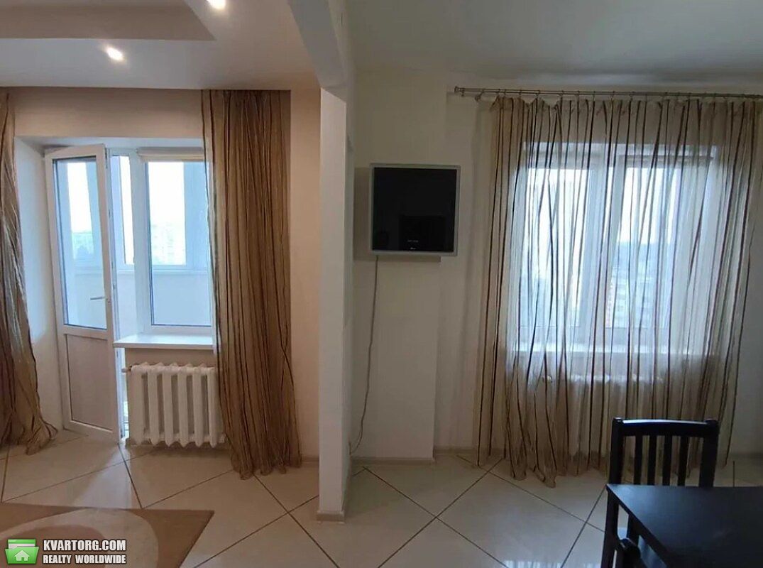 Rent out 1-room apartment. Киев,  Забилы — photo 5